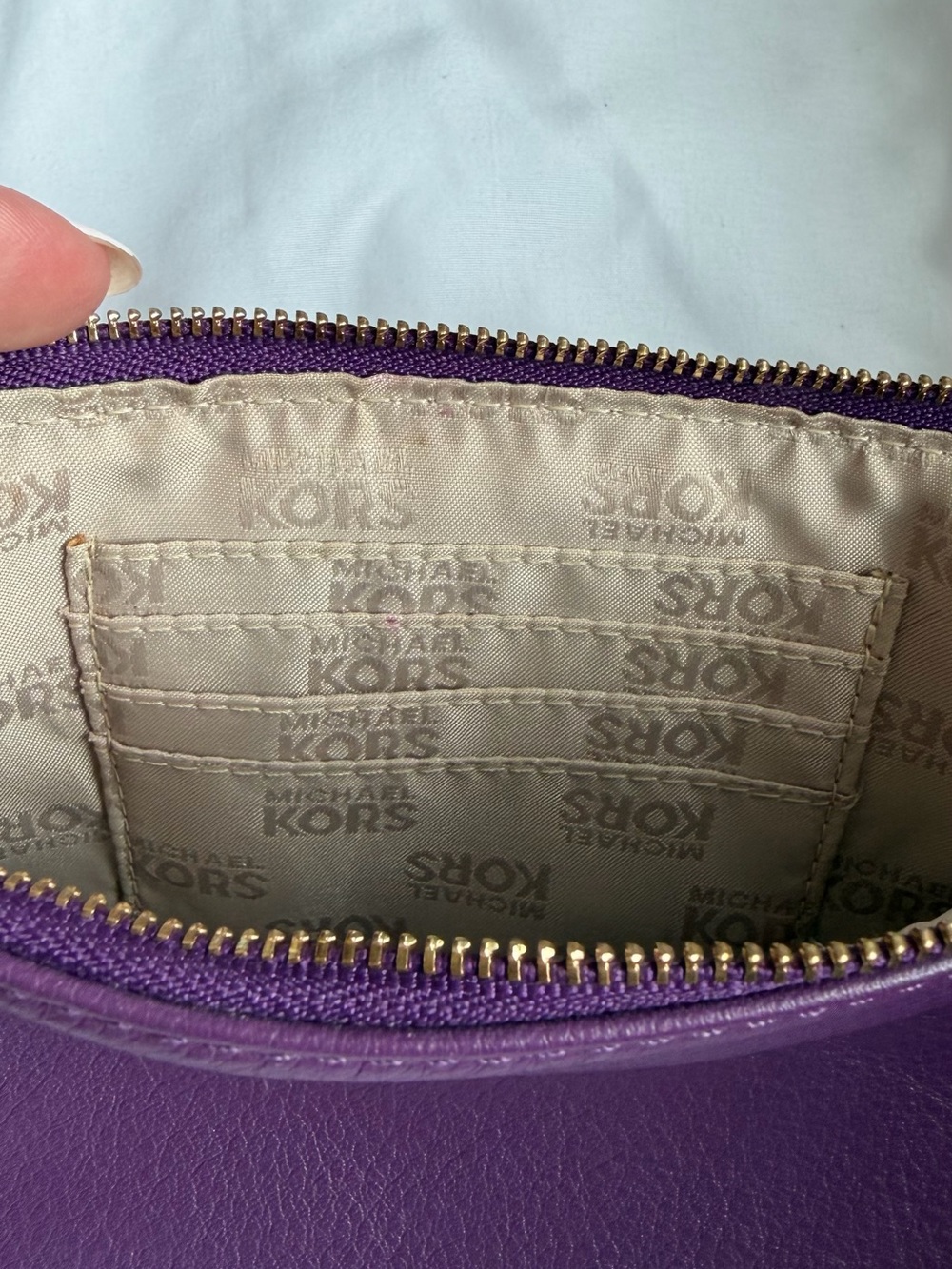Michael Kors Plum Leather Shoulder Bag with Gold Plaque - Picture 5 of 6